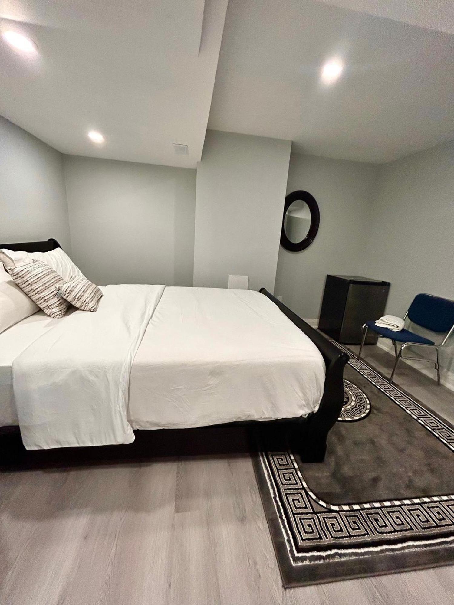 Apartment B 2 Bedroom Brampton Eksteriør bilde